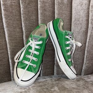 Women’s size 6 green low top converse
